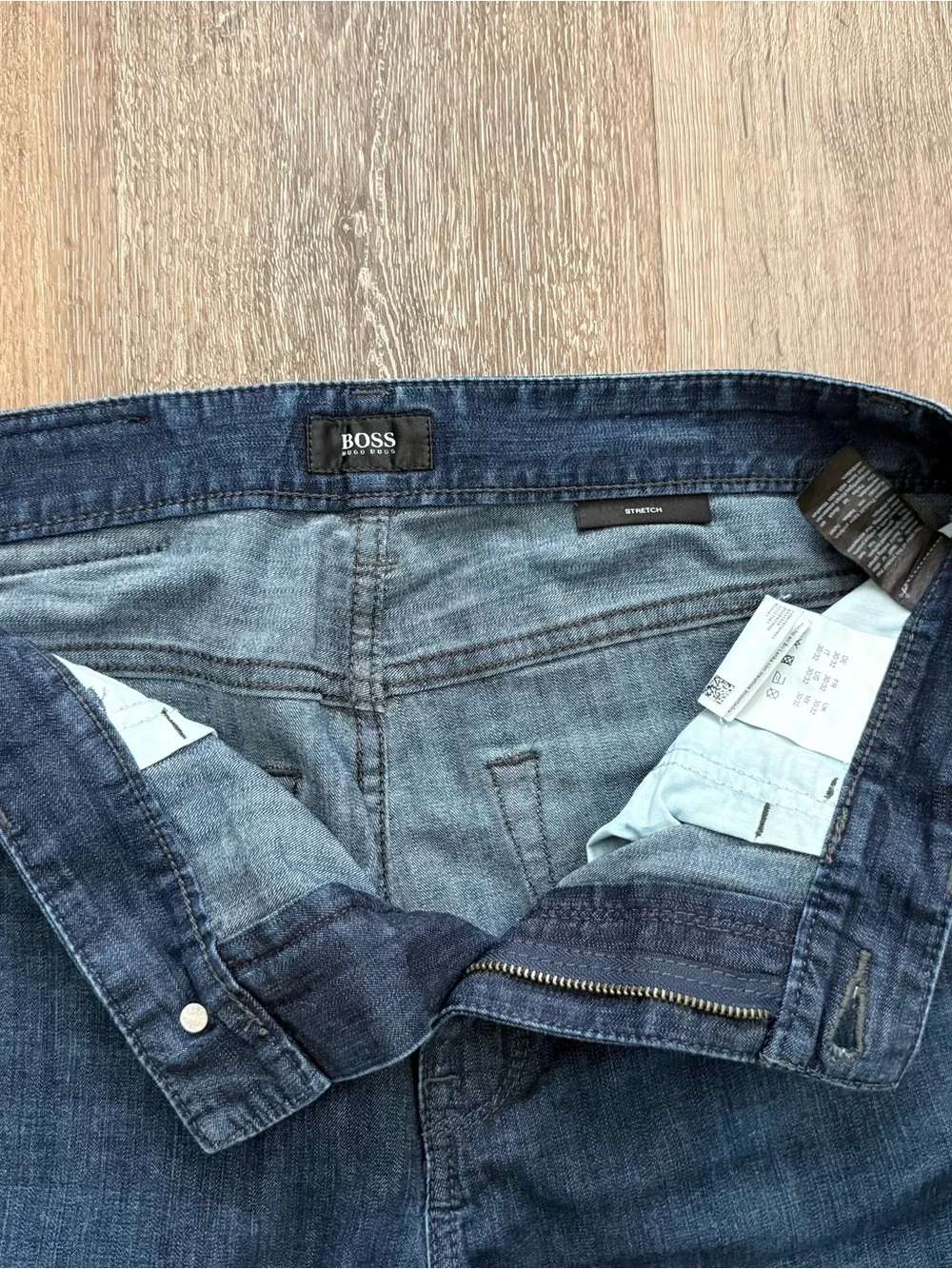 Hugo Boss Men's Indigo Straight-Leg Lightweight Jeans size 30